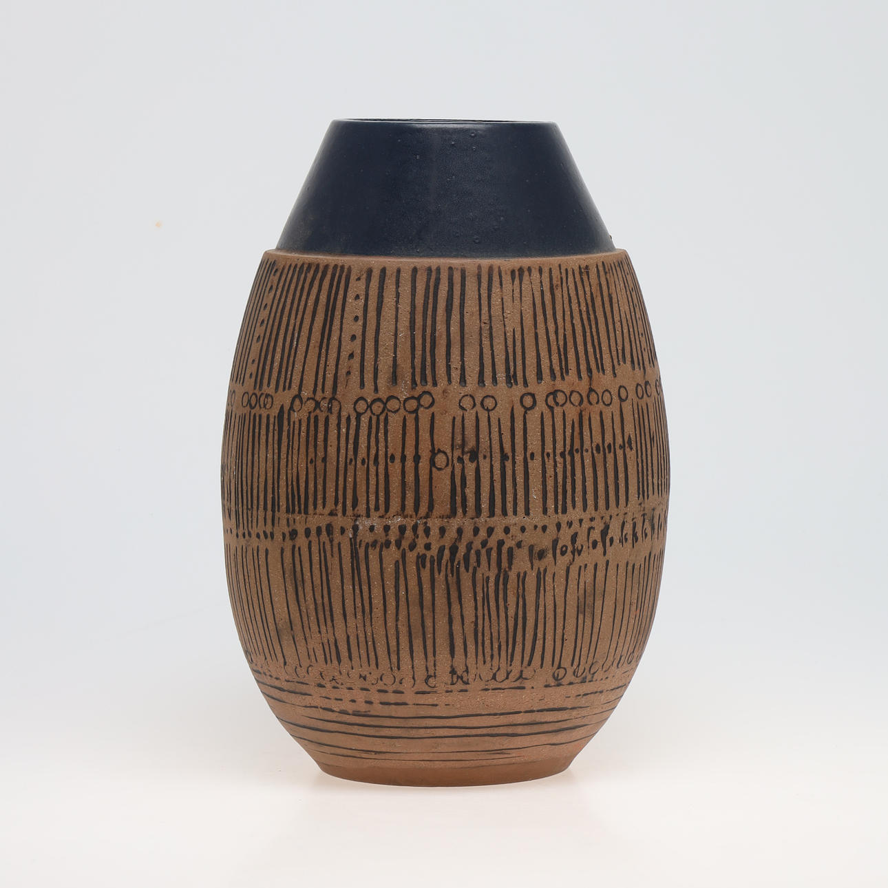 LISA LARSON. BODENVASE Urne, „Granada“, Keramik, Gustavsberg.