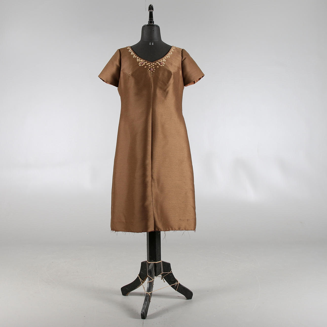 KLÄNNING, ullblandning med paljetter, Racell, Danmark. 1960-tal. Strl 42/44.