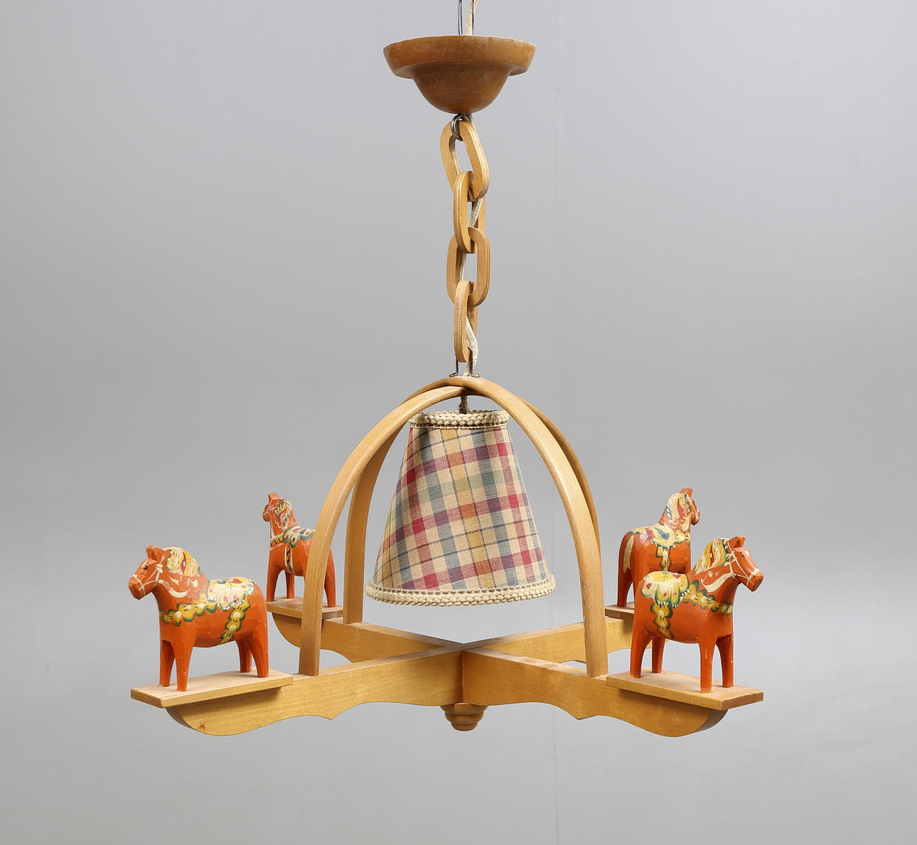 TAKLAMPA, dekor med dalahästar, 1900-tal.