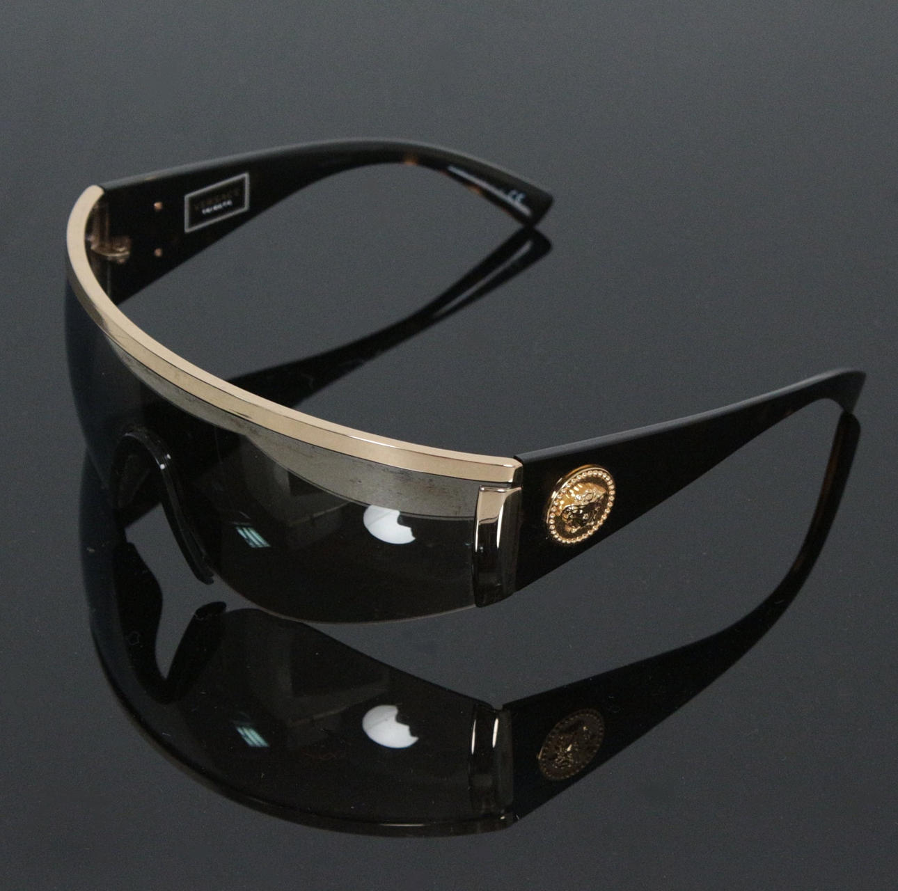 VERSACE - Tribute Collection. Sonnenbrille 'VE 2197'.
