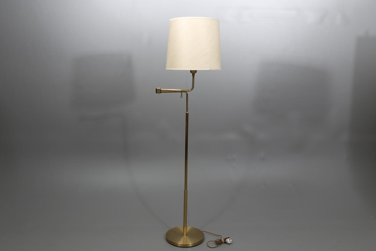 GOLVLAMPA, mässing, AB Armatur hantverk, typ 121, Göteborg.