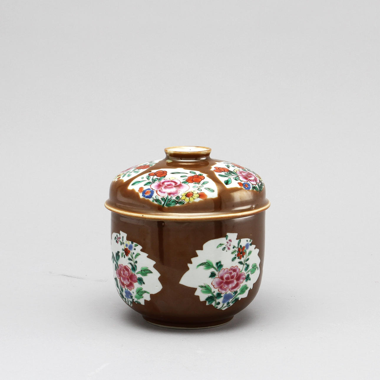 LOCKASK, porslin, Kina, Qianlong (1736-95). Bataviagods.