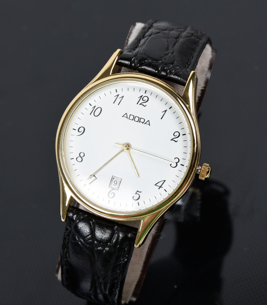 ADORA. Miesten kello, nahkaranneke.
