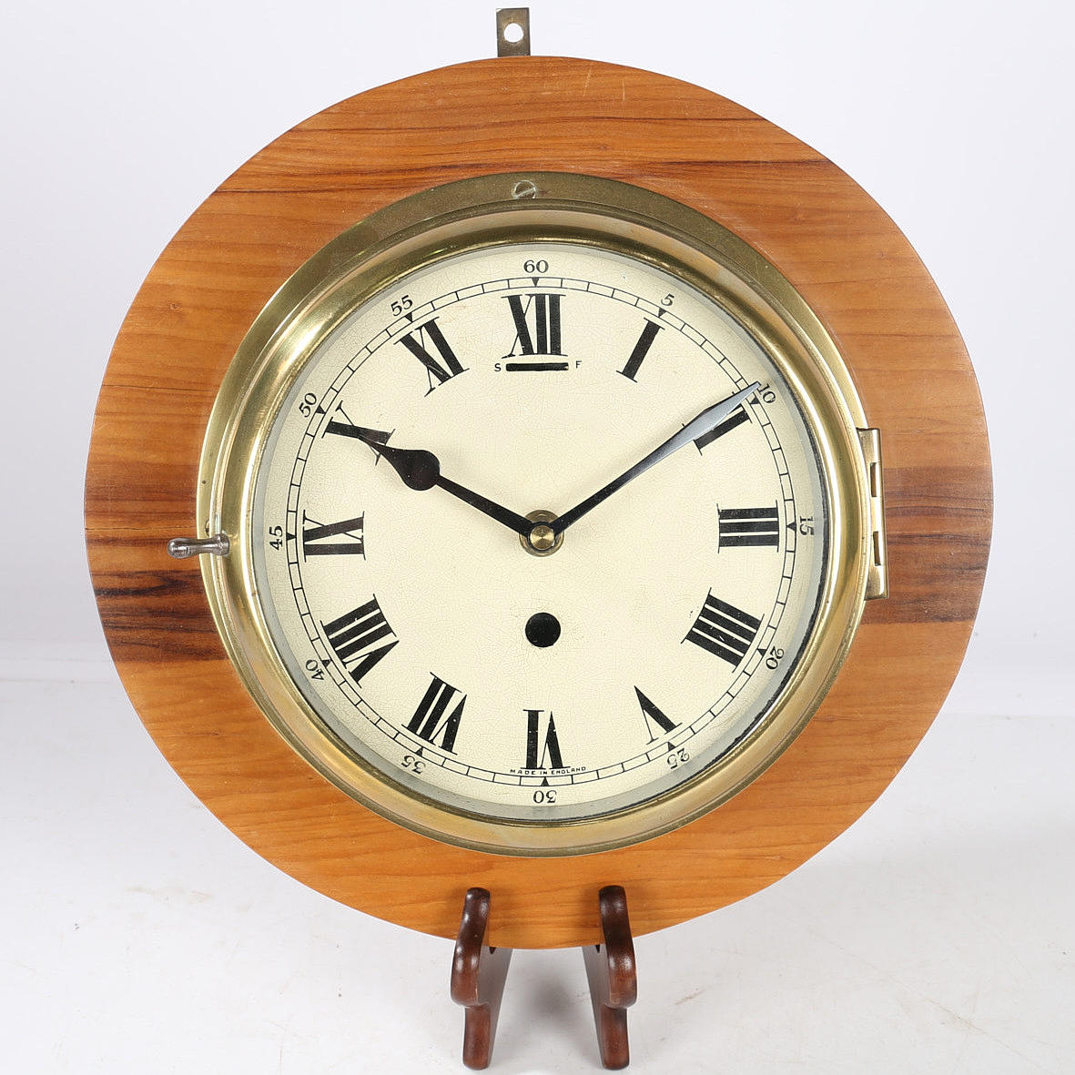 RELOJ DE CABEZAL MONTADO EN LATÓN.