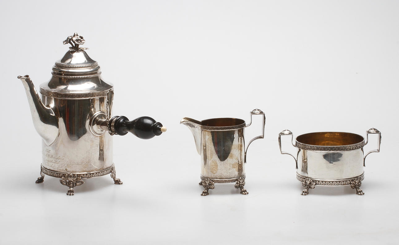 KAFFESERVIS, 3 delar, silver, gustaviansk stil, ABH, Stockholm 1909, total vikt ca. 1044,4 gram.