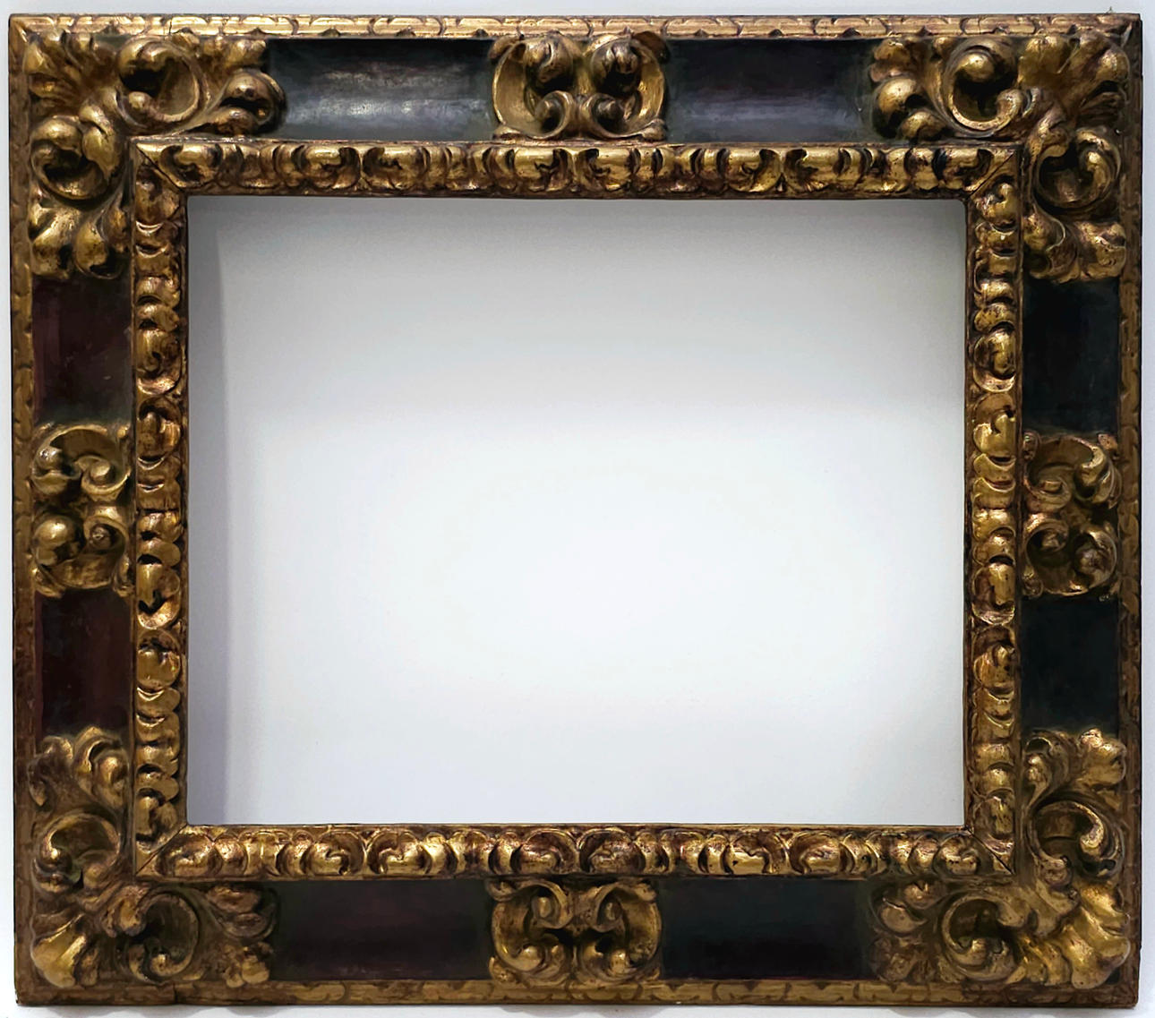 SPANSKT GULD OCH POLYKROM RAM, 1700-TALETS SPANIEN.