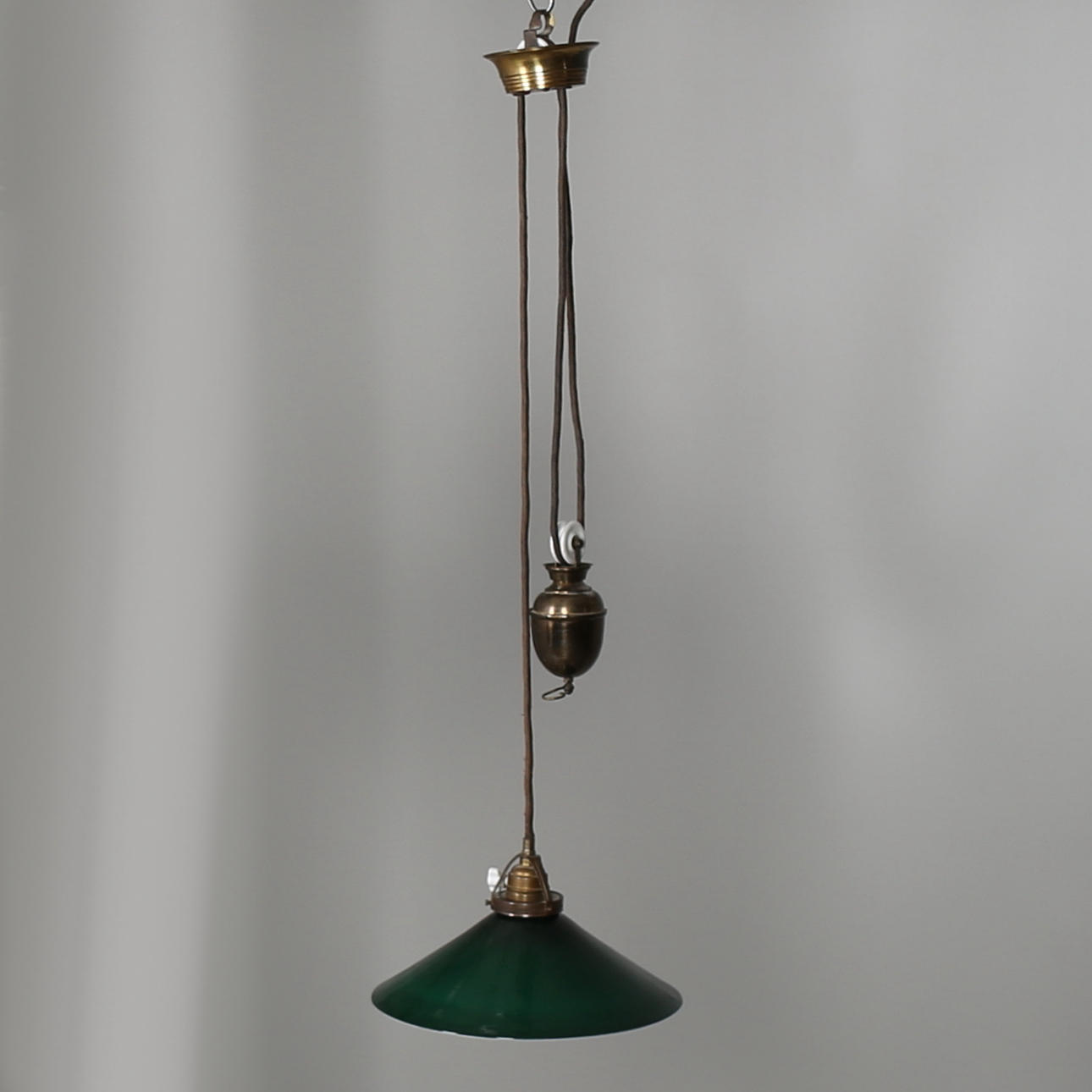 TAKLAMPA i glas, skomakarlampa, med hiss, tidigt 1900-tal.