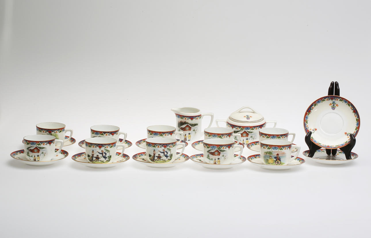 SERVISDELAR, 24 st, porslin, Lidköping.