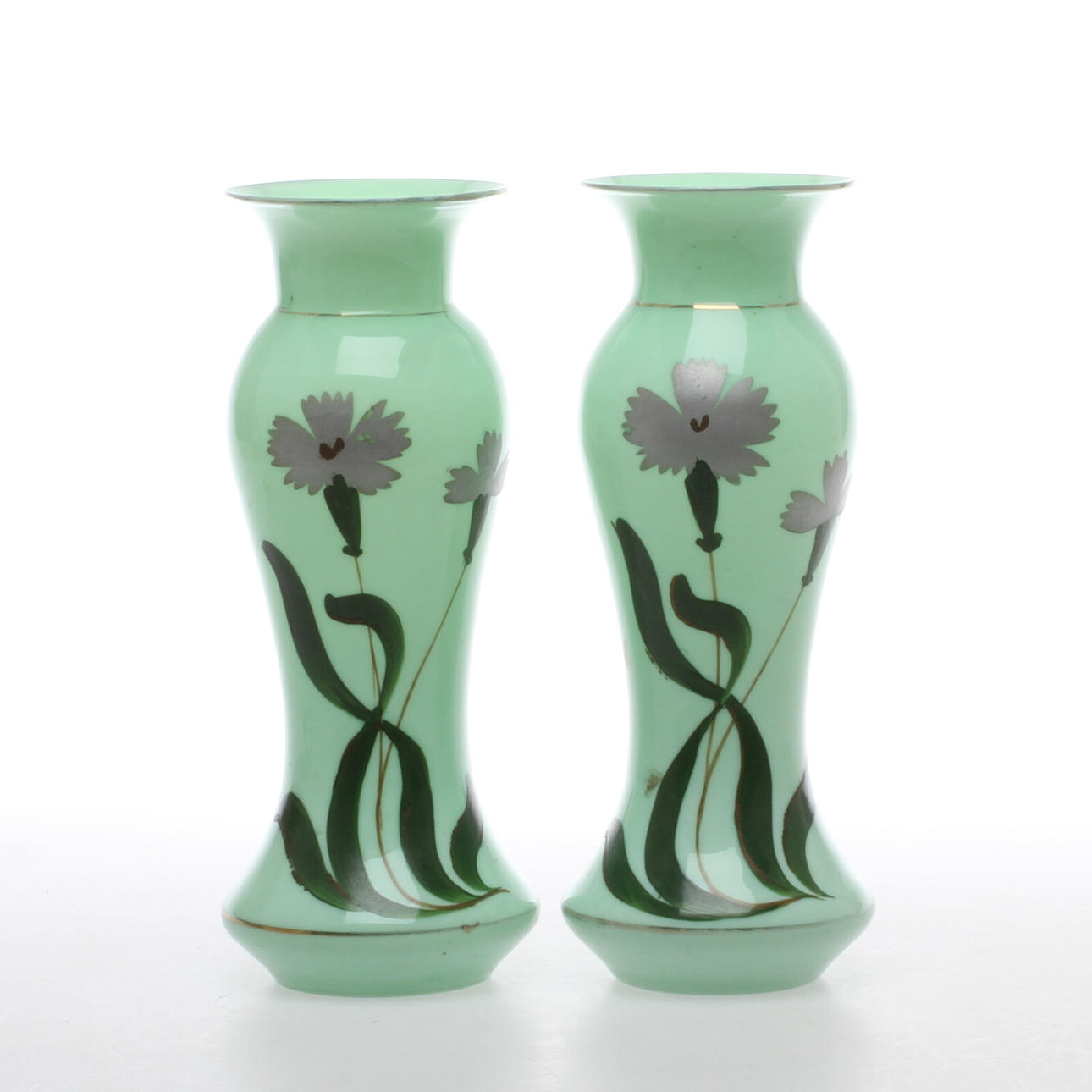 VASER, 1 par, bemålat opalinglas, omkring 1900.