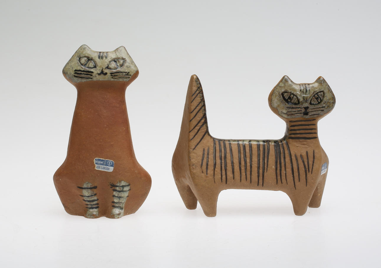 LISA LARSON. Figuriner, 2 st, katter, stengods, Gustavsberg.