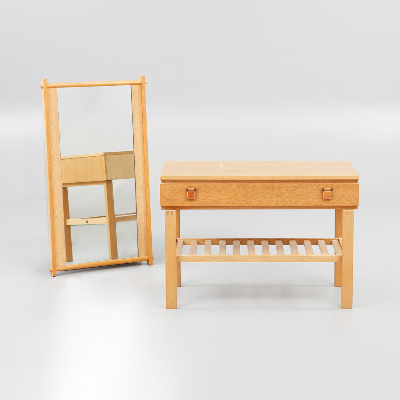 SIGURD GÖRANSSON. Flurkommode mit Spiegel.