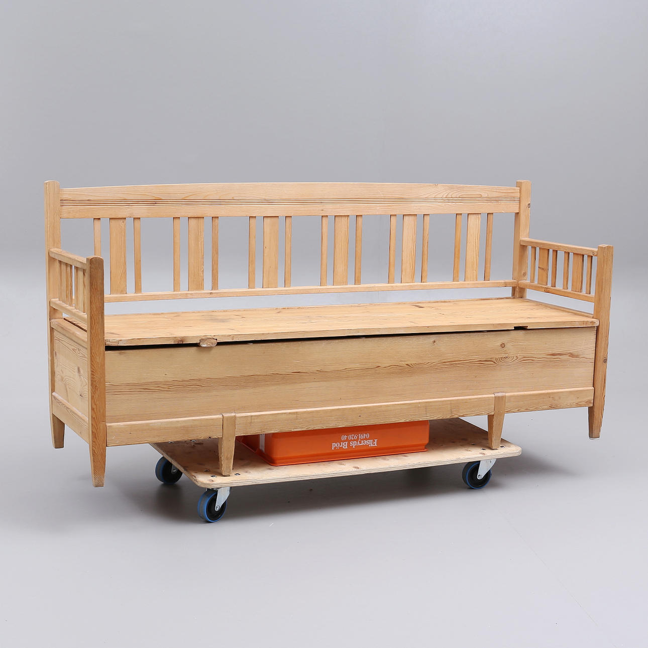 SOFA, Kiefer, 19./20. Jahrhundert.