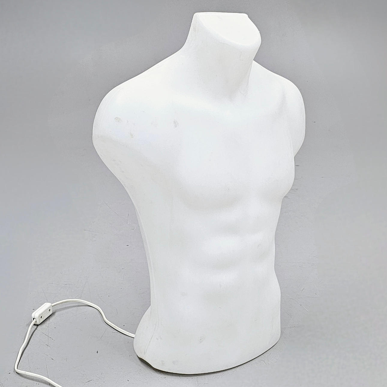GLASFIBER MANNEQUIN LAMPA.