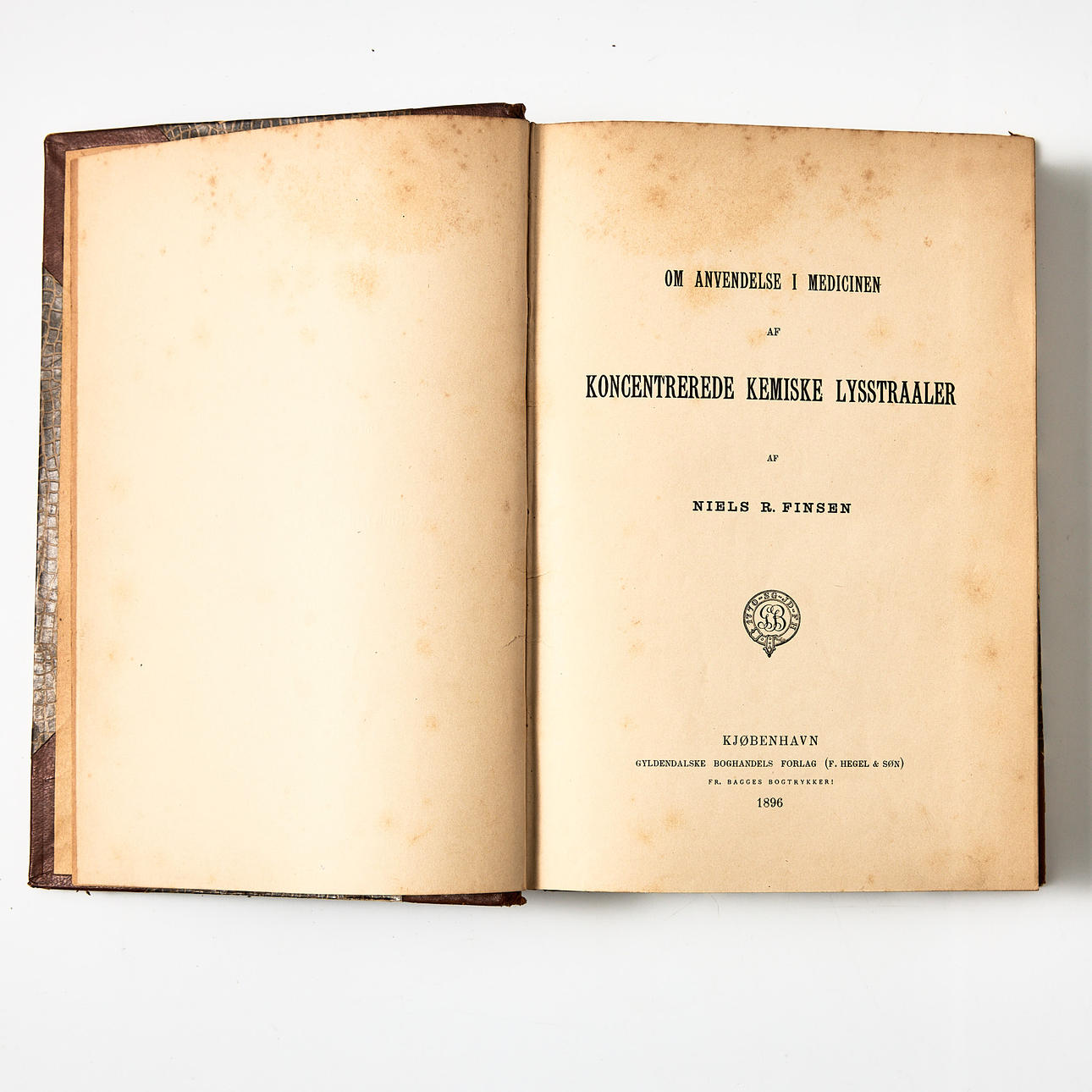 FINSEN'S LIGHT THERAPY.