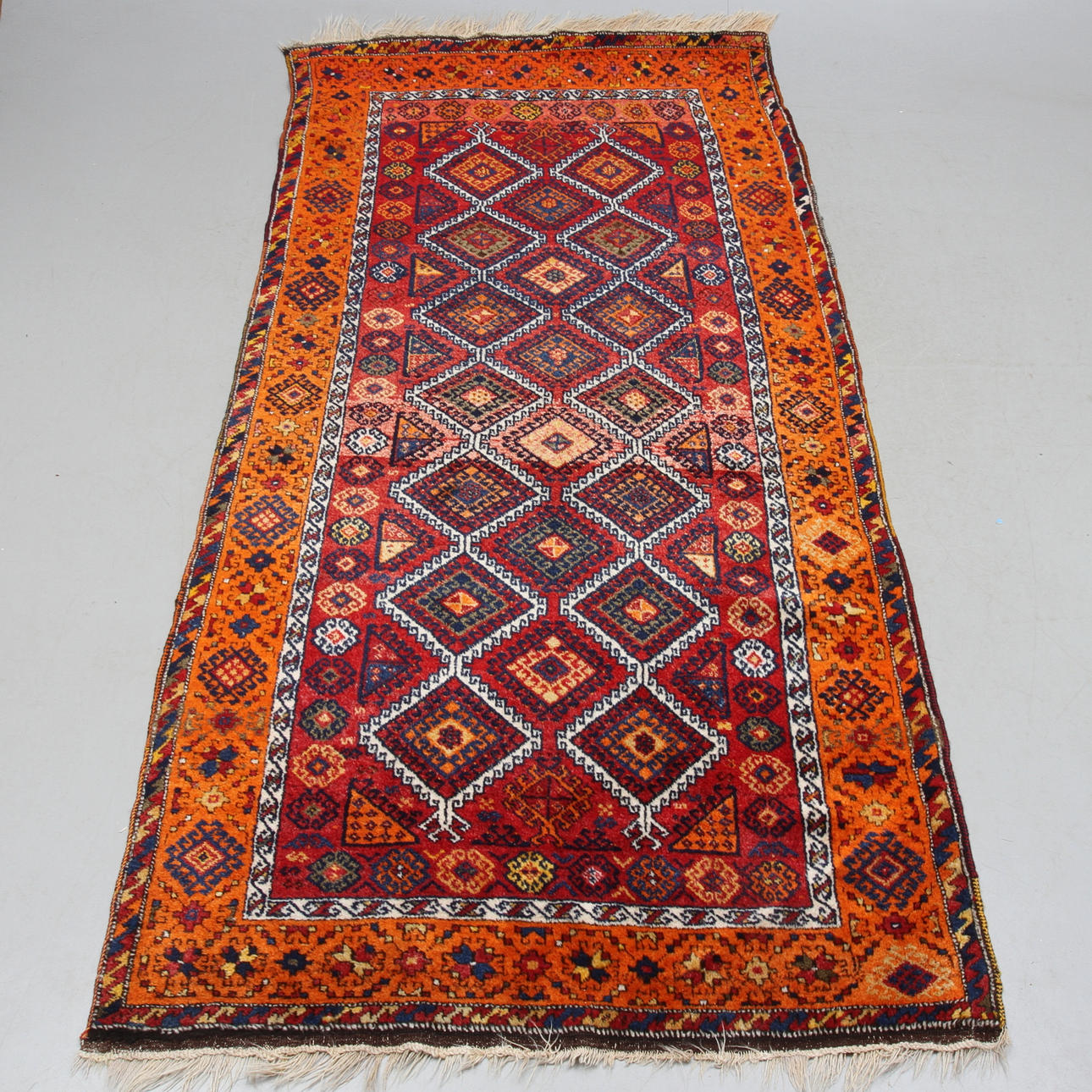 MATTA, orientalisk, ca 280 x 132 cm.