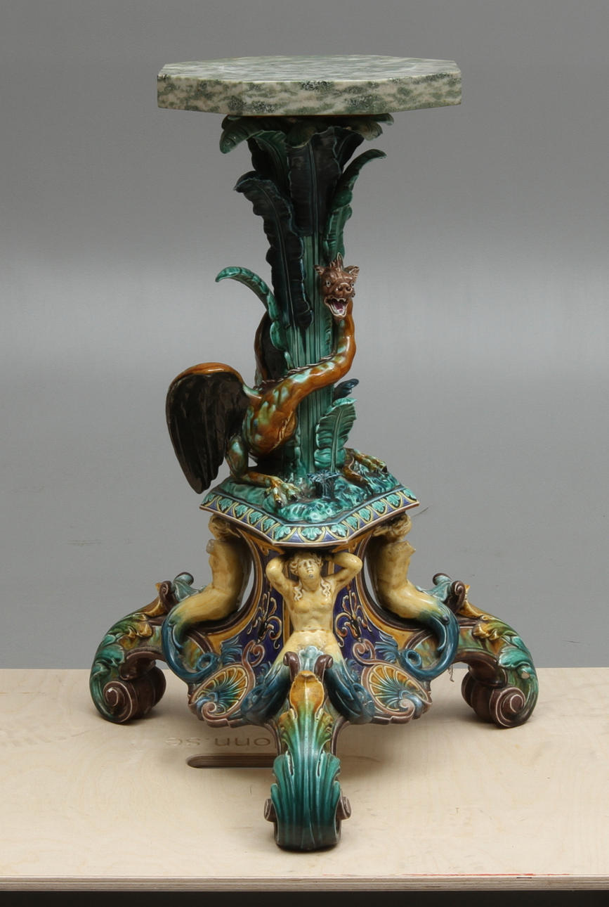 PIEDESTAL, majolika, Gustavsberg, omkring 1900.