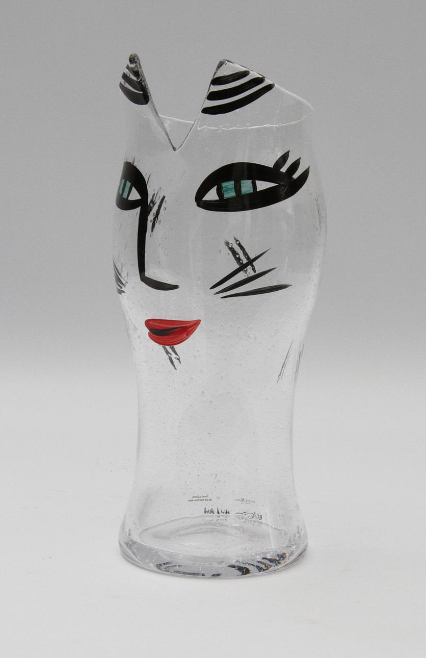 ULRICA HYDMAN-VALLIEN. GLASVAS. Kosta Boda, dekor av ansikte.