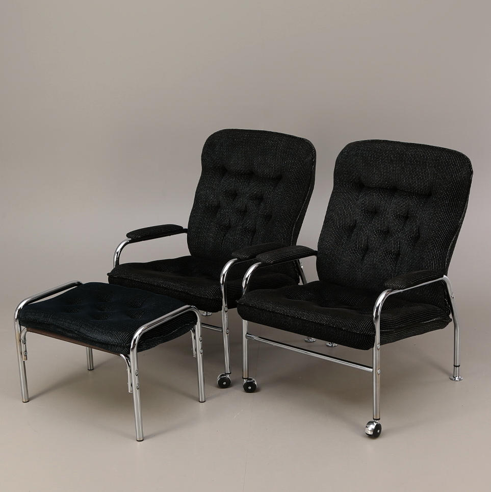 FÅTÖLJER ett par + fotpall, 1970-tal, kromade stålrör.