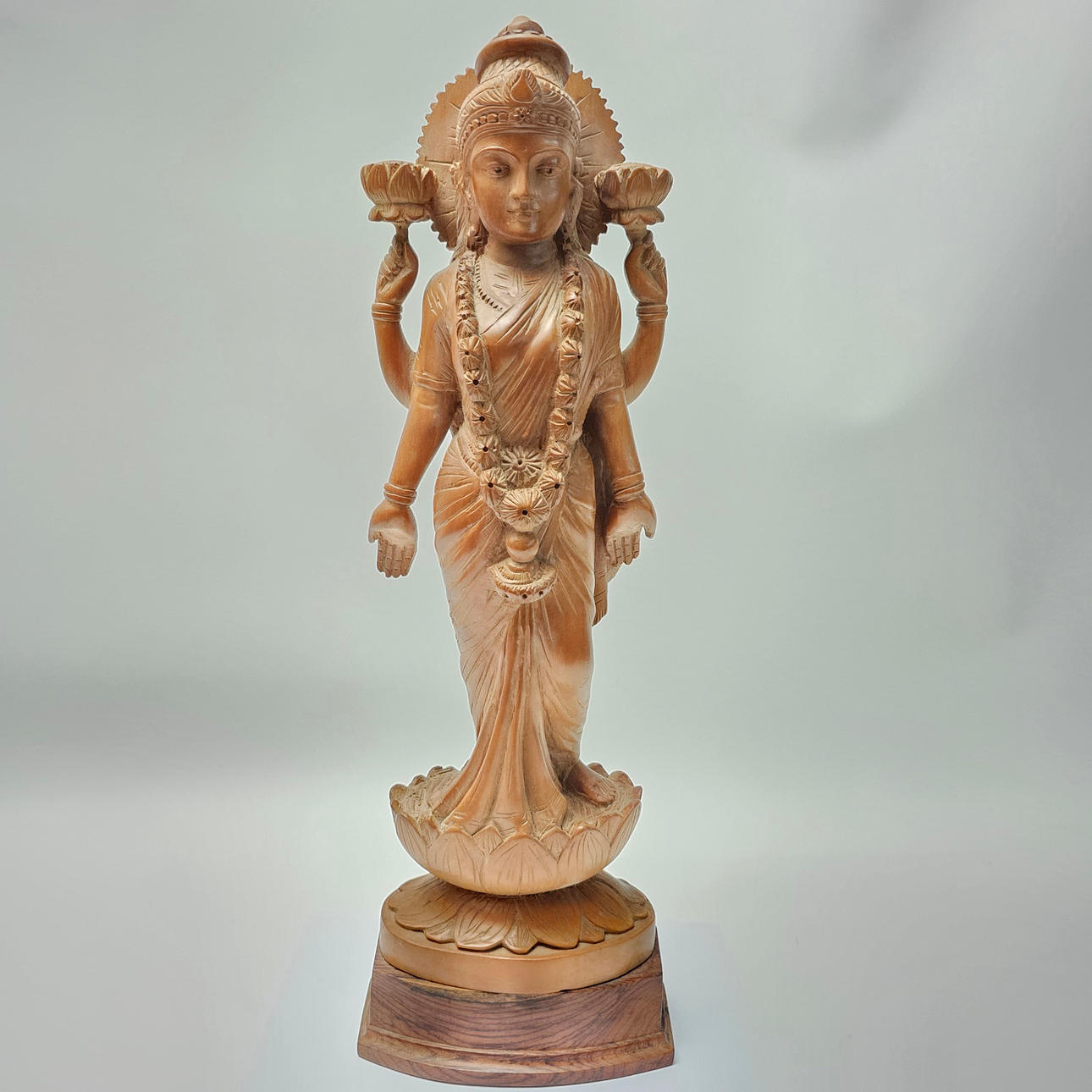 HINDU GUDINDE FIGUR UDSKåret I TRÆ.