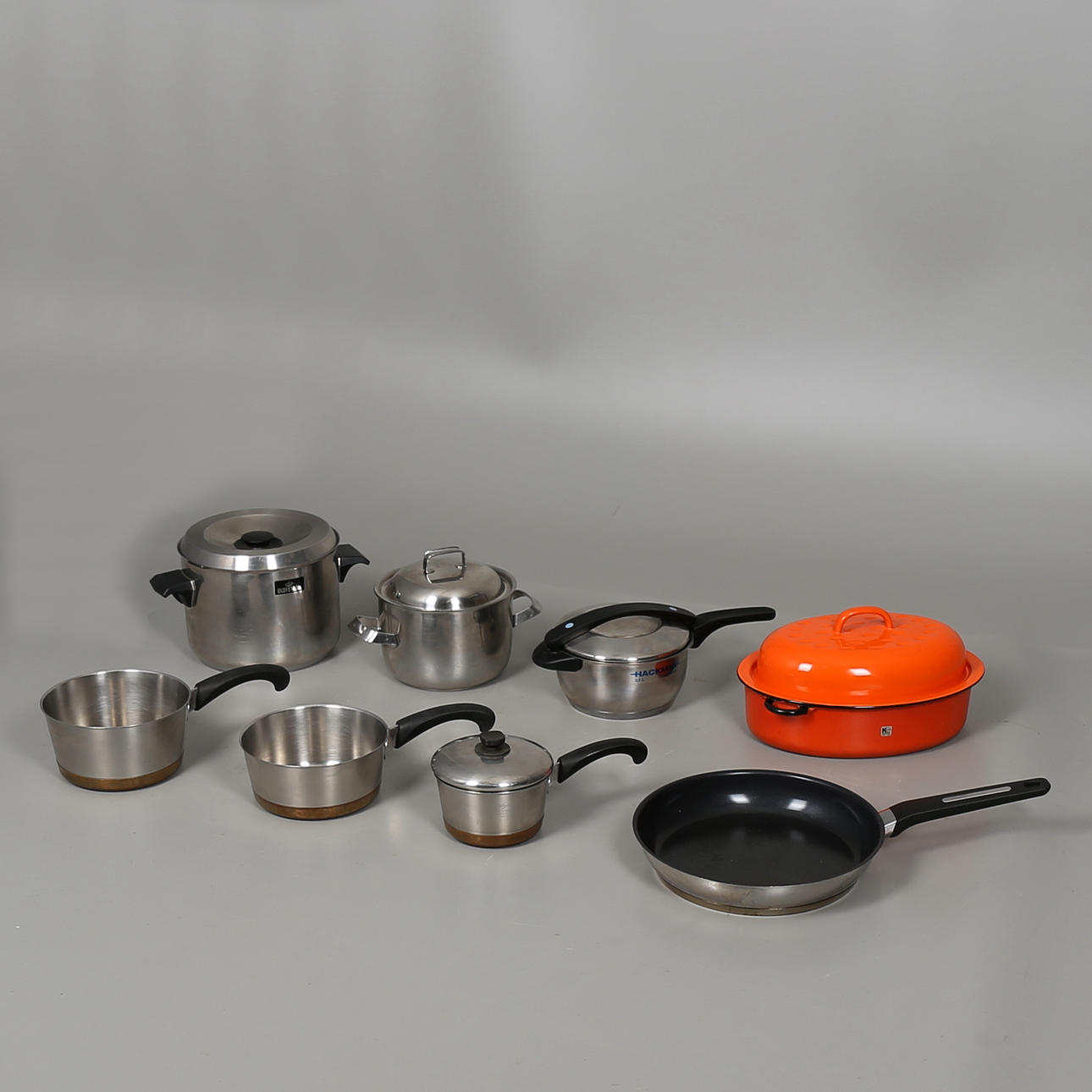 PARTI GRYTOR OCH PANNOR, 8 st, bland annat Nils Johan.