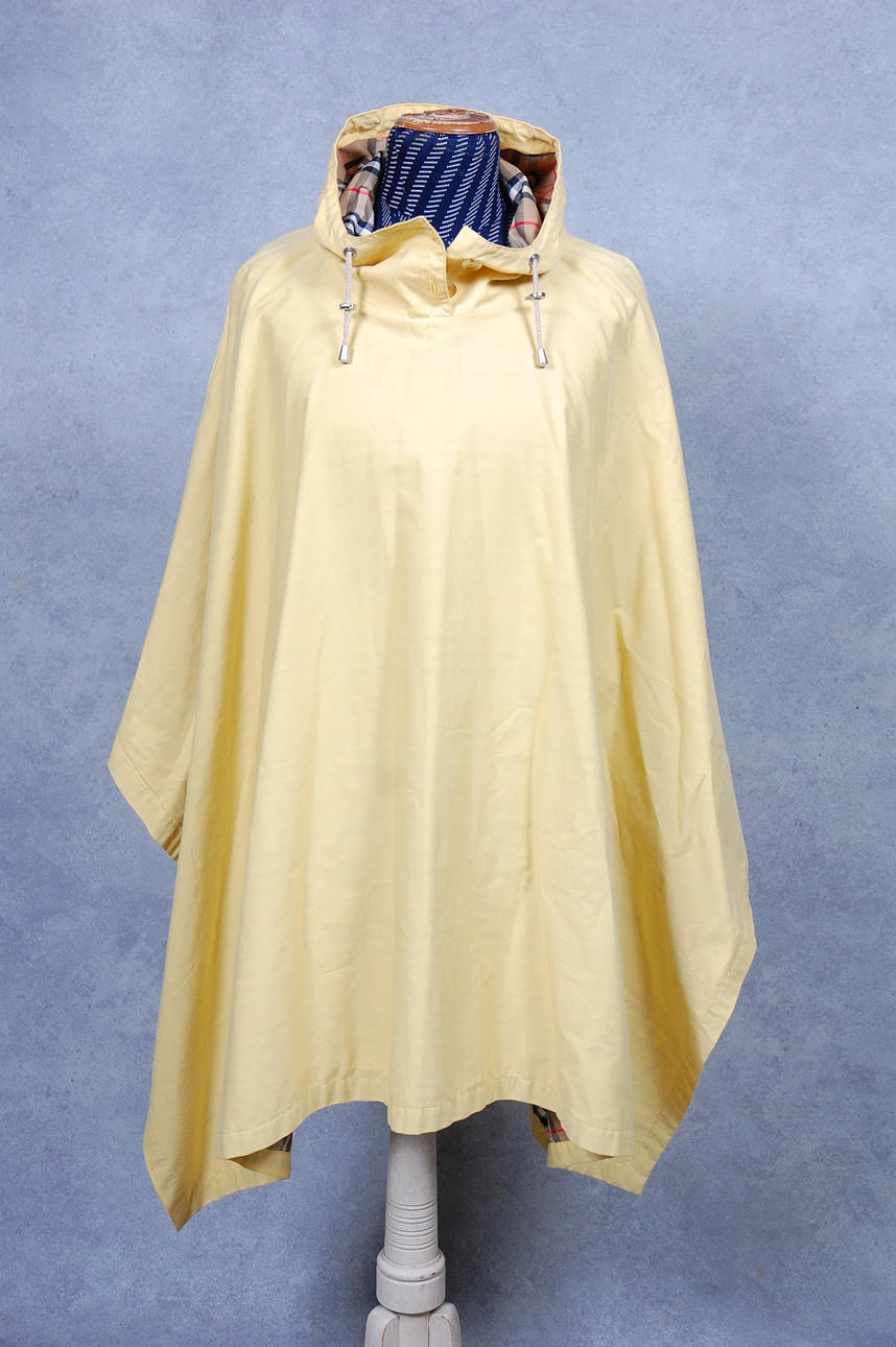 PONCHO, Burberry.