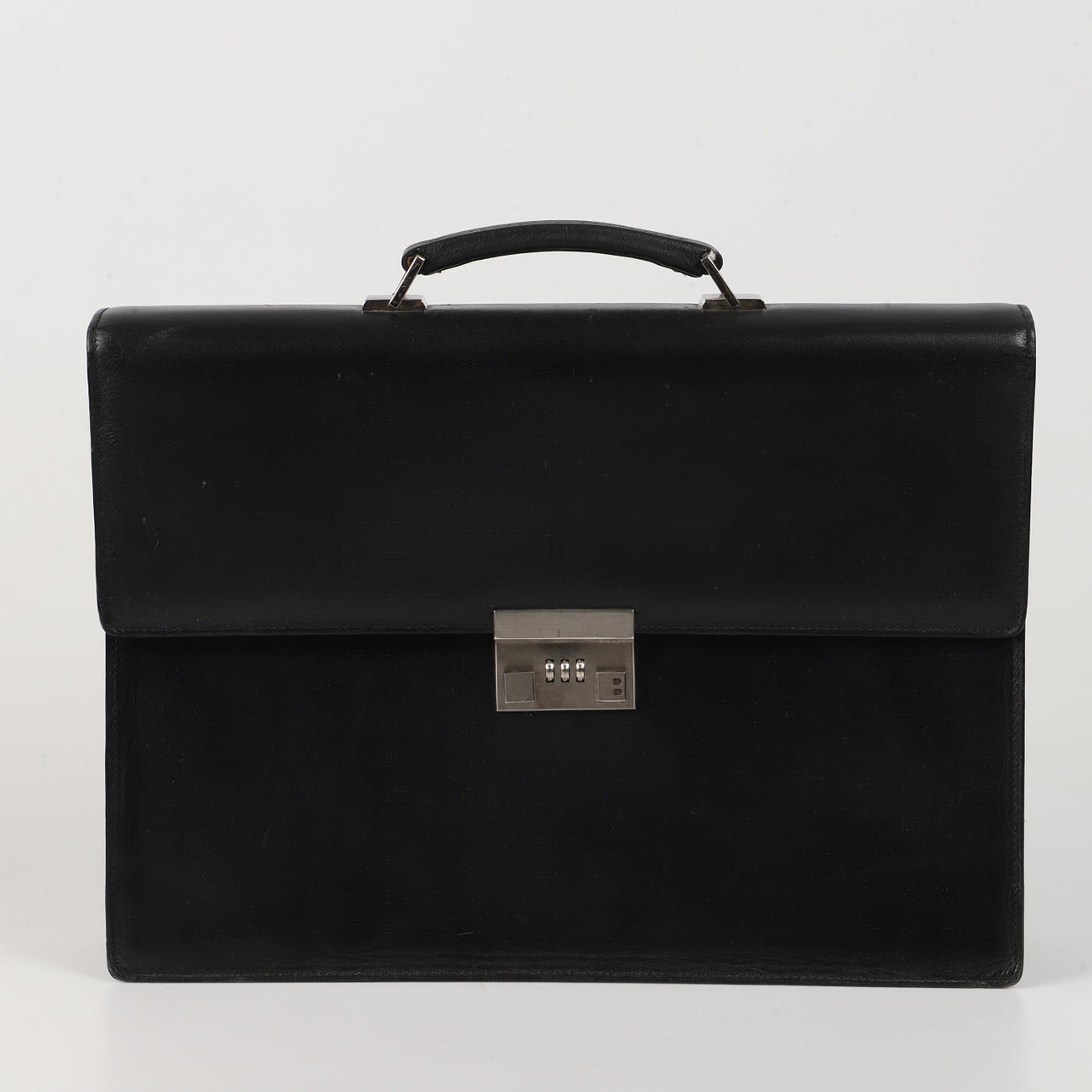 CARTERA, cuero negro, Bally.