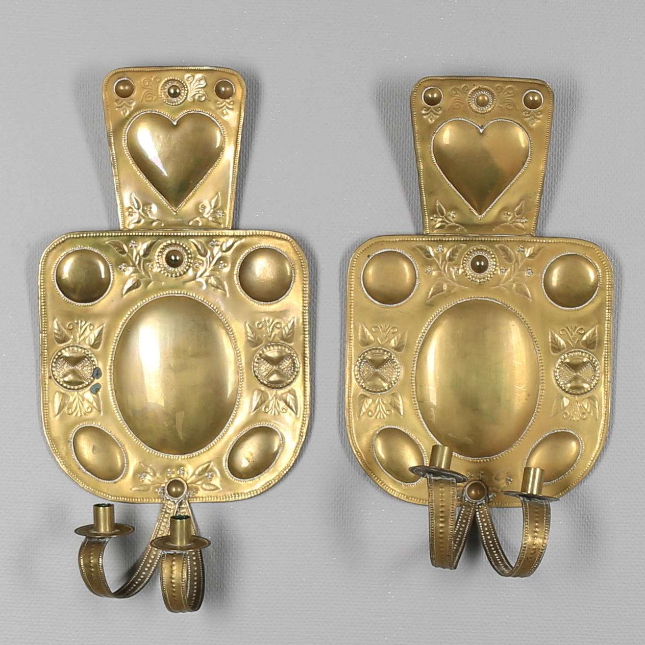 LJUSPLÅTAR i mässing, ett par, barockstil, 1900-tal.