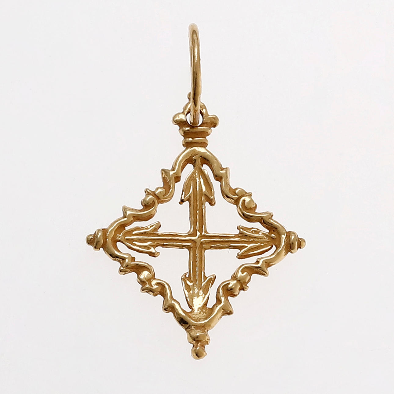 Mallorcan pendant cross in gold.