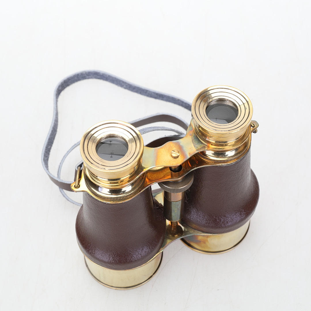 MESSING-FERNGLAS, zeitgenössisch.