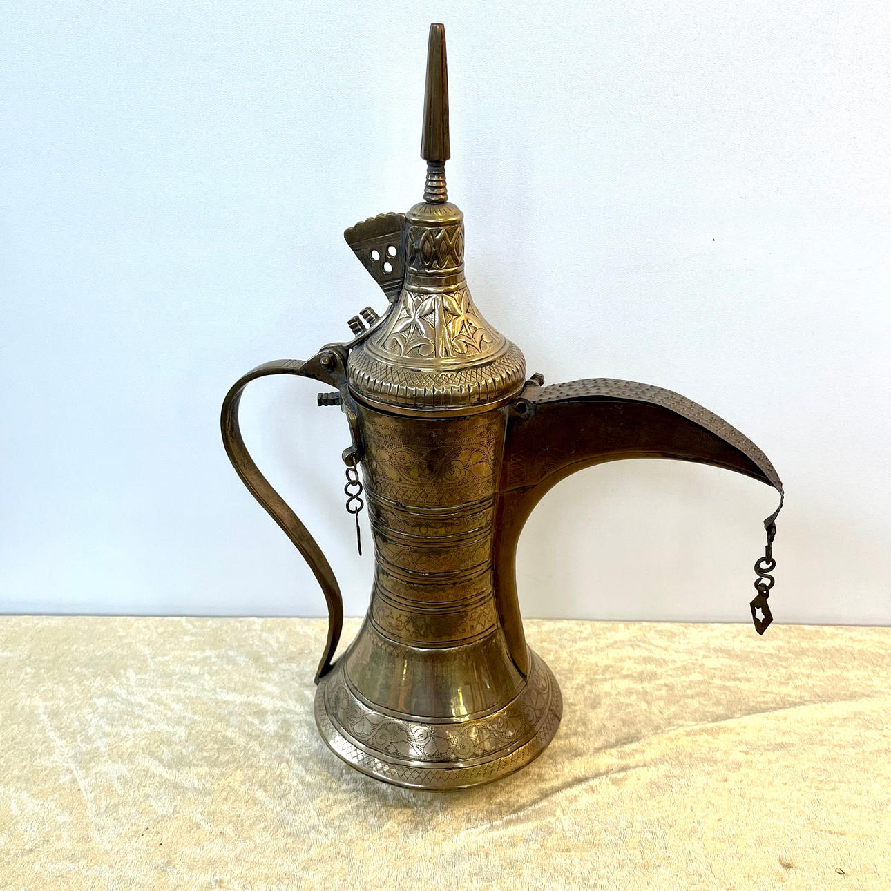 Dallah Kaffeekanne - Teekanne - Arabisch - Vintage - sehr schöne Verzierung - sehr schöne Patina. Volkskunst - Sonstiges