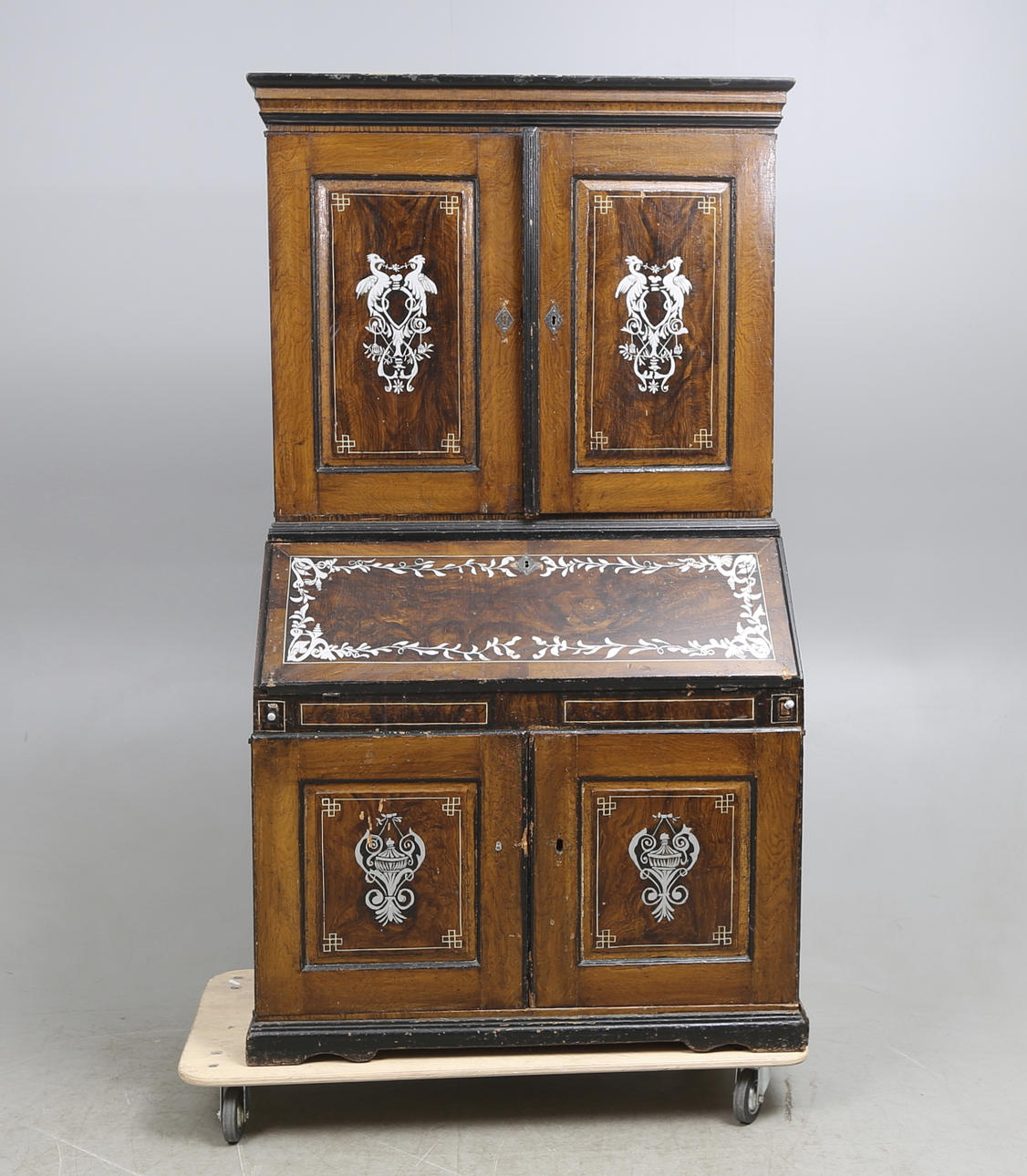 SKRIVSKÅP, 1800-talets första hälft.