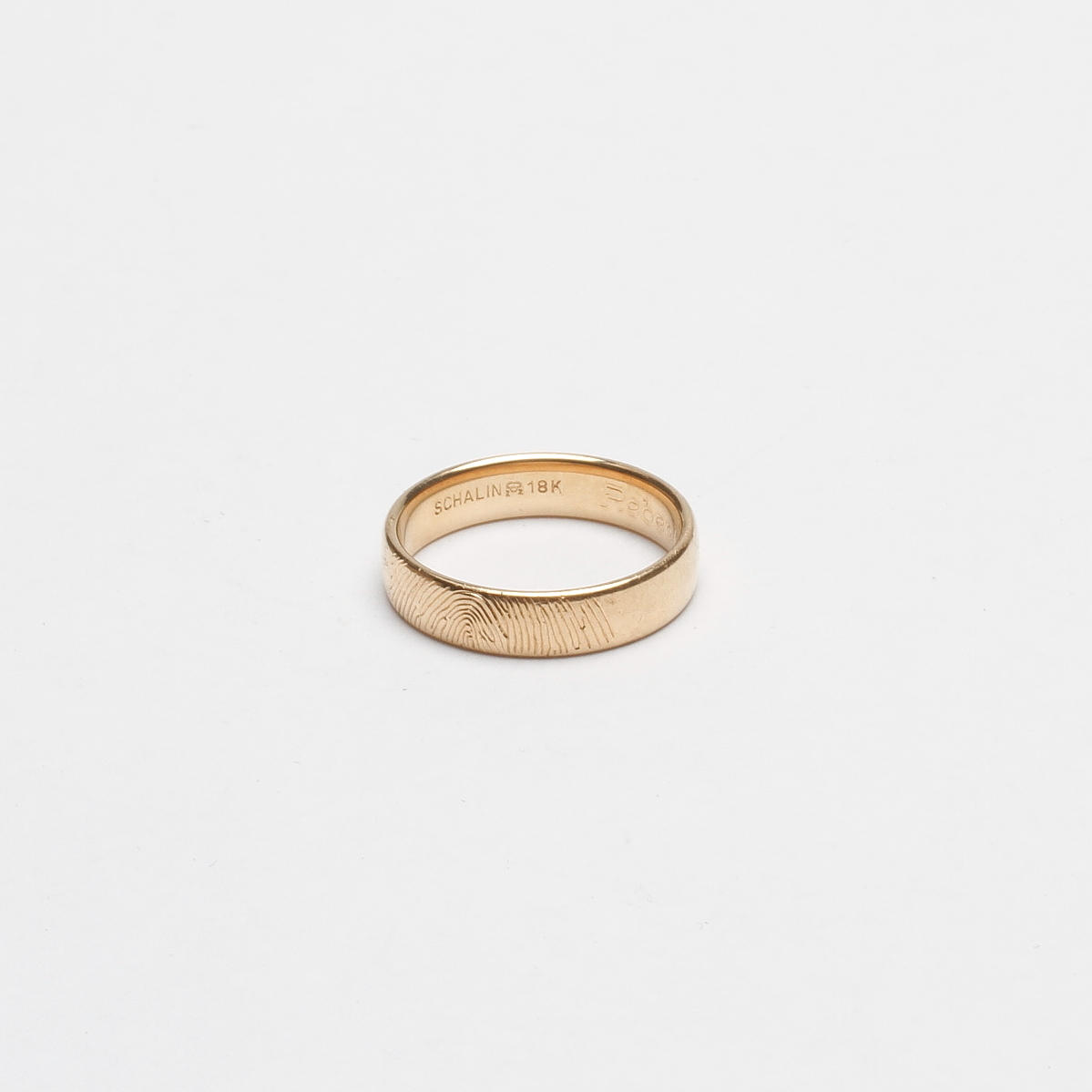 RING, 18k guld, vikt ca 6,3 gr.