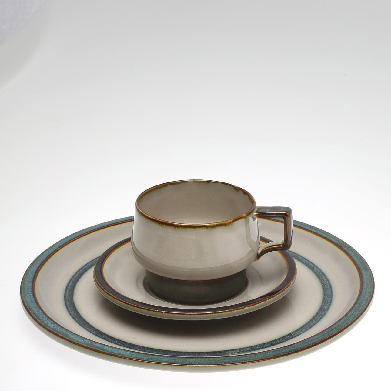 MATSERVIS i stengods, 16 delar, "Tema", Bing & Gröndahl, Danmark.