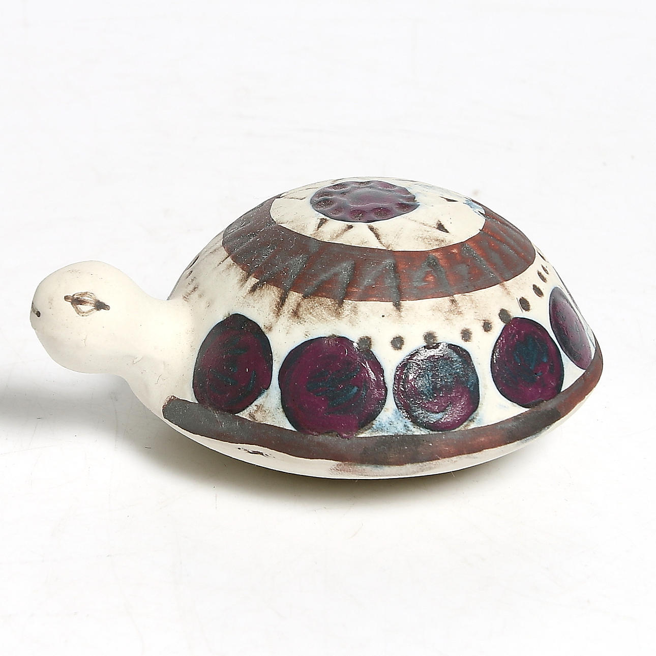 LISA LARSON. Figurin, stengods, sköldpadda ur serien "Lilla Zoo", Gustavsberg, 1900-talets mitt.