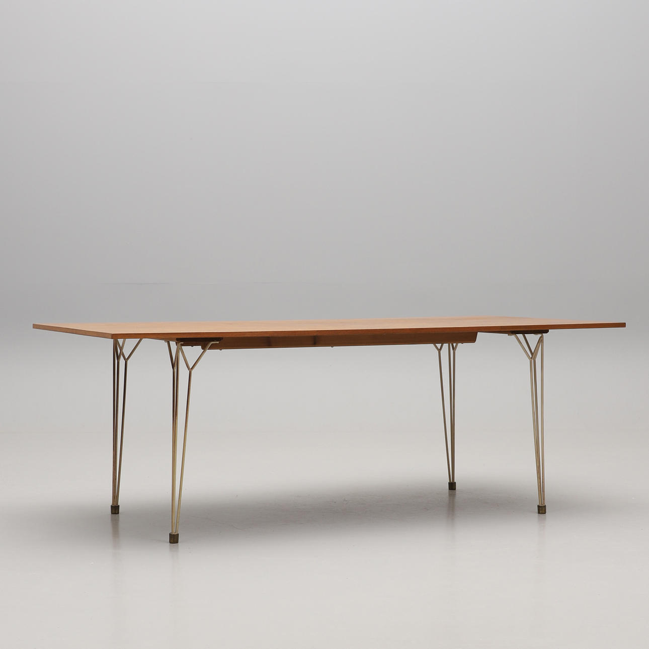 NILS STRINNING. ESSTISCH, Mitte des 20. Jahrhunderts.