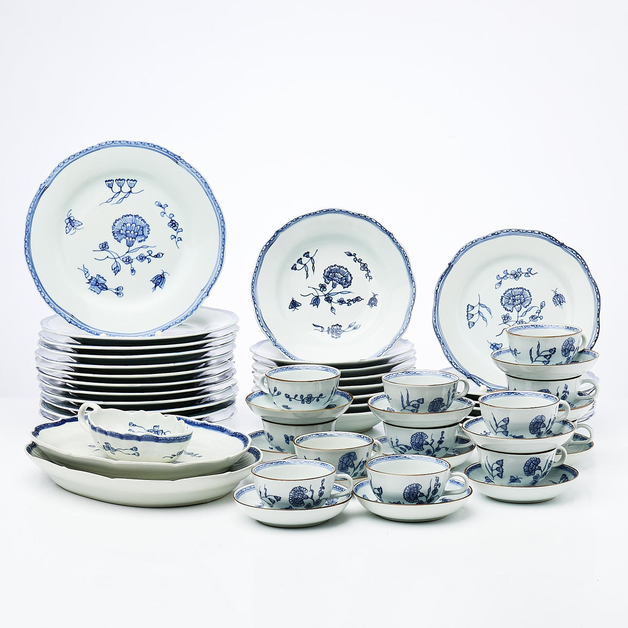 IKEA, „Nejlika“, Speise- und Kaffeeservice, 41 Teile, Porzellan, aus der 18. Jahrhundert-Serie. Keramik & Porzellan - Europäisch