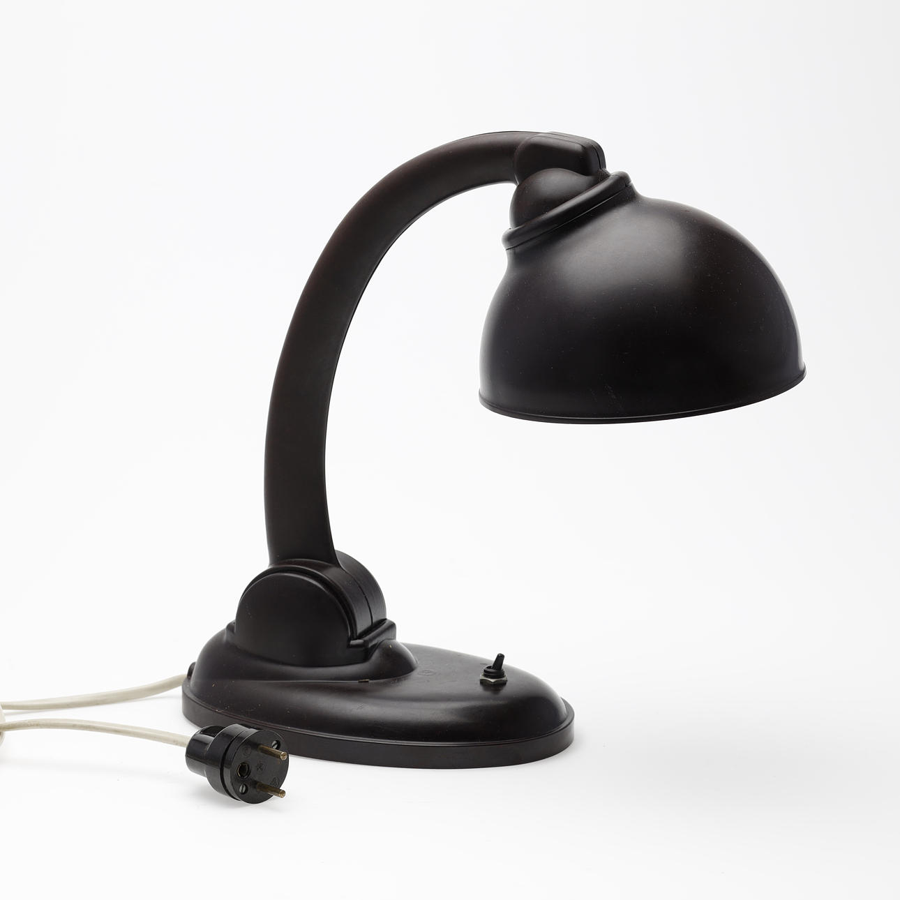 ERIC KIRK COLEMANN. TABLE LAMP, Black Bakelite.