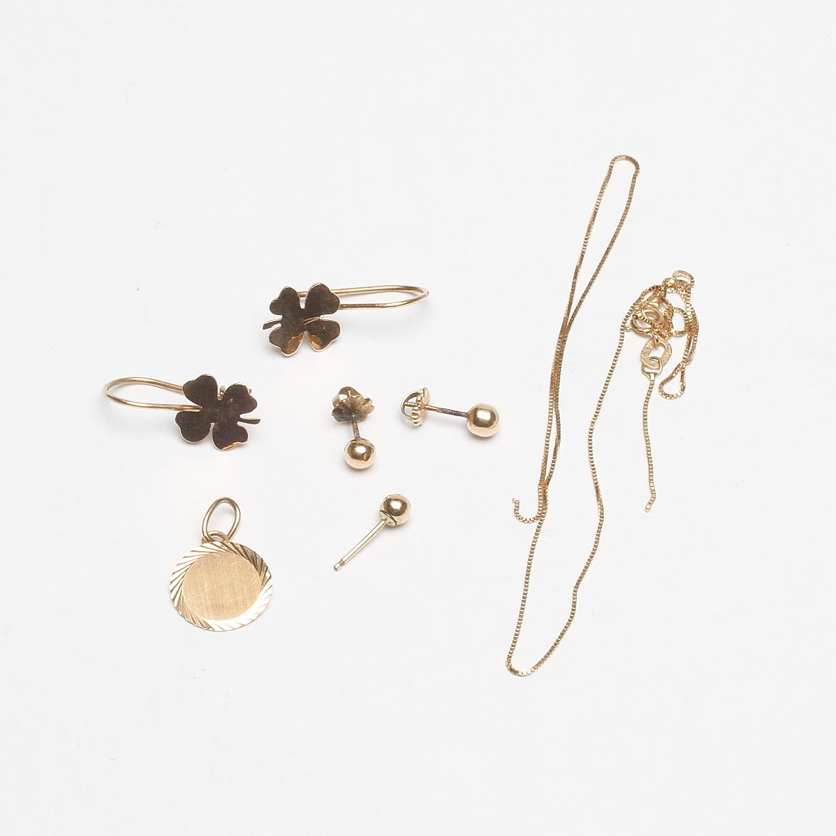 SKROTGULD, 14-18k guld, vikt ca 3,7 gr.