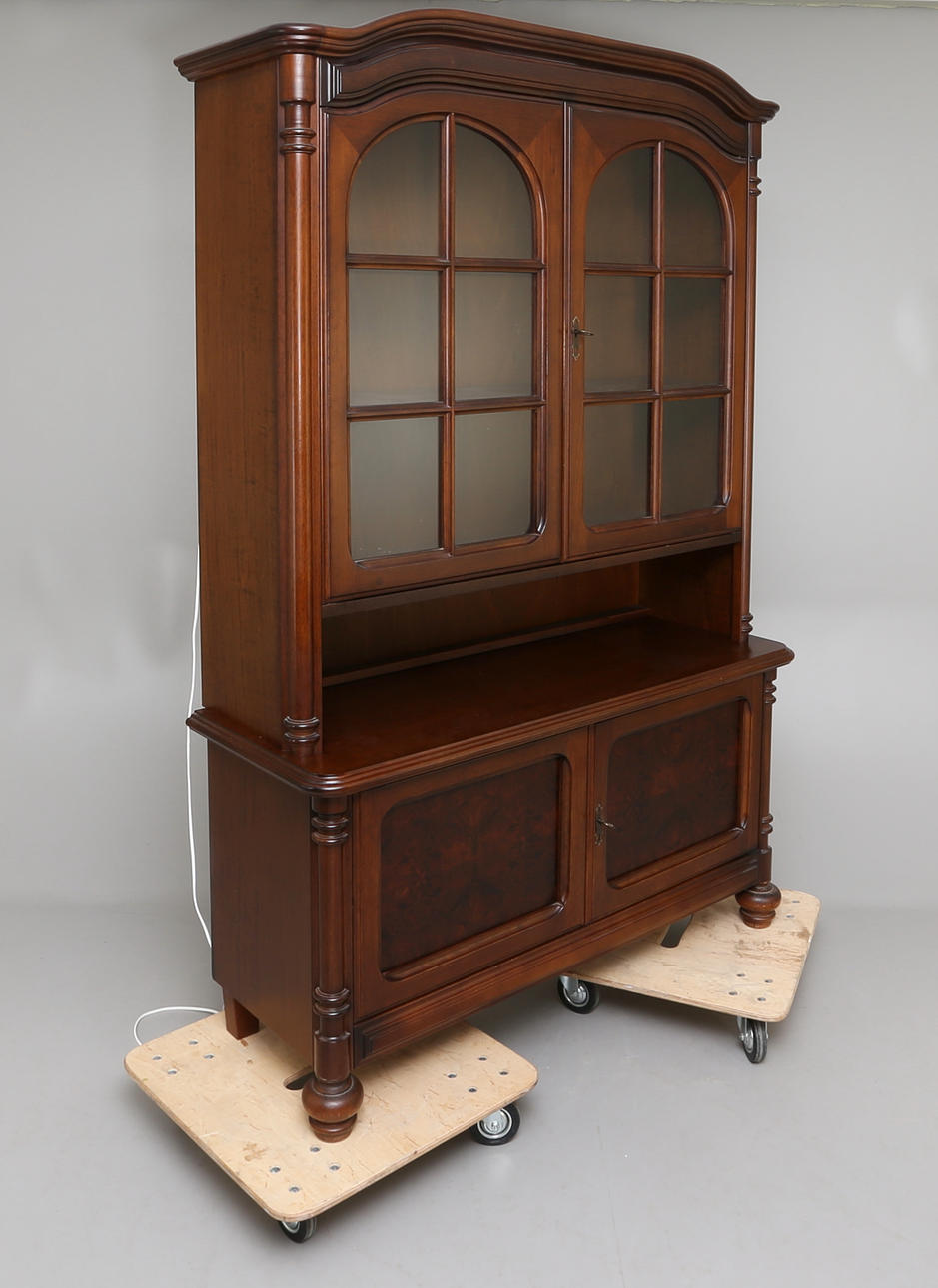 VITRINSKÅP,1900-tal.