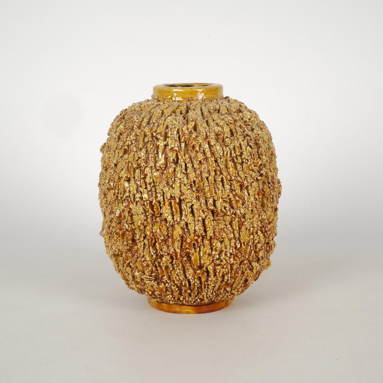 GUNNAR NYLUND. Vas, "Chamotte", Rörstrand, 1900-talets mitt.