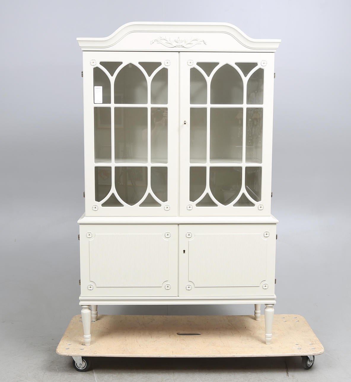 MATSALSSKÅP, gustaviansk stil, 1900-tal.