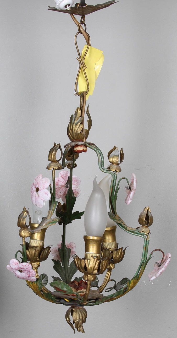 TAKLAMPA, 1900-talets första hälft, total höjd med kedja 49 cm.