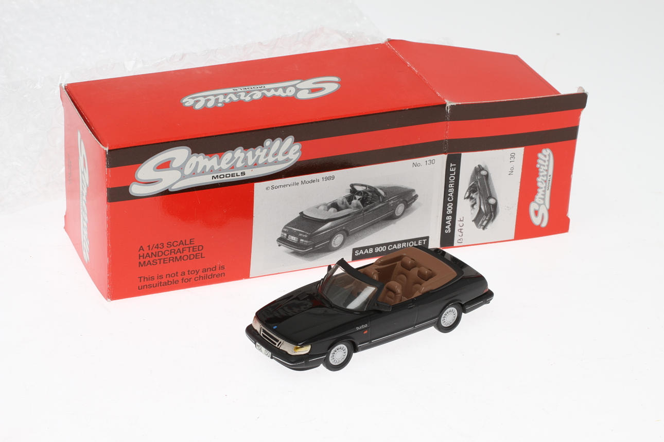 MODELLBIL SOMERVILLE SAAB 900 cabriolet svart i originalkartong.