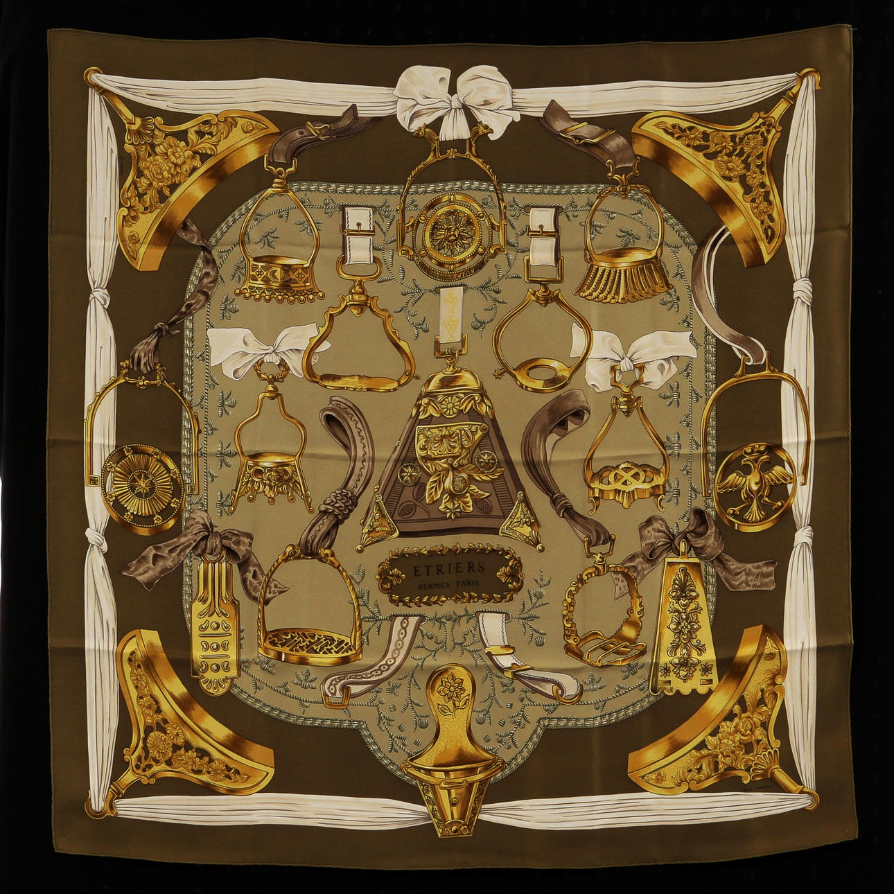 SCARF, "Etriers", Hermès, Frankrike.