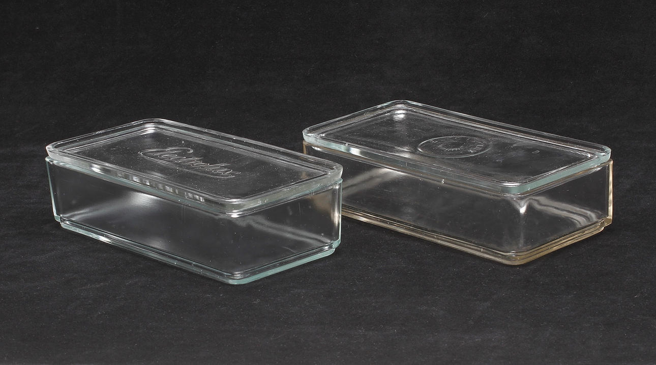 KYLSKÅPSFÖRVARING, 2 st. Glas, Electrolux, 1900-talets.