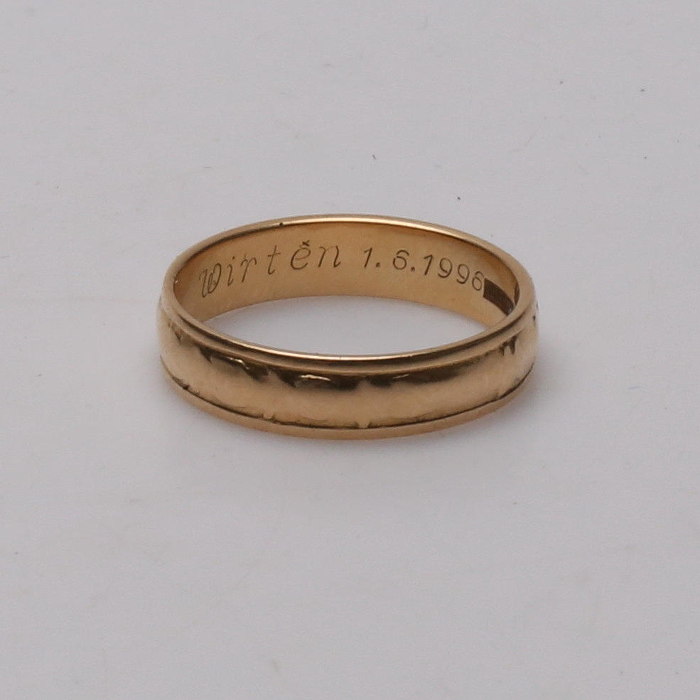 ANILLO, oro, 18K, peso aprox. 6,7 gramos.