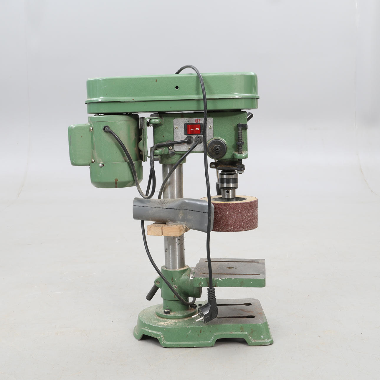 SÄULENBOHRMASCHINE.