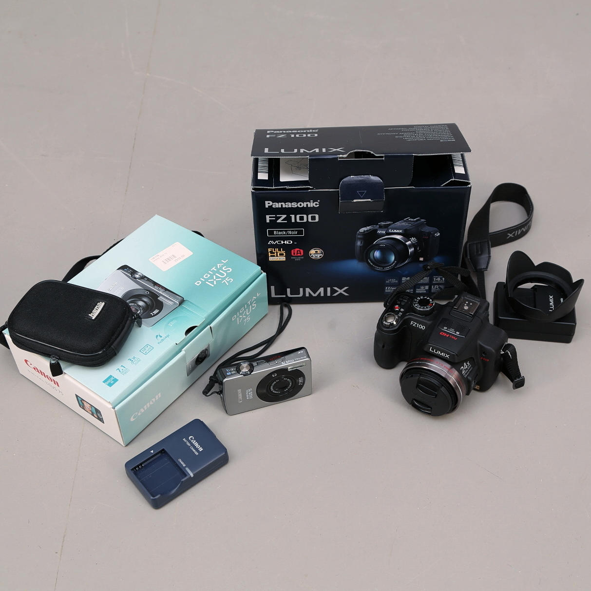 KAMERA Lumix FZ100 Panasonic + KAMERA Ixus 75, 2000-tal.