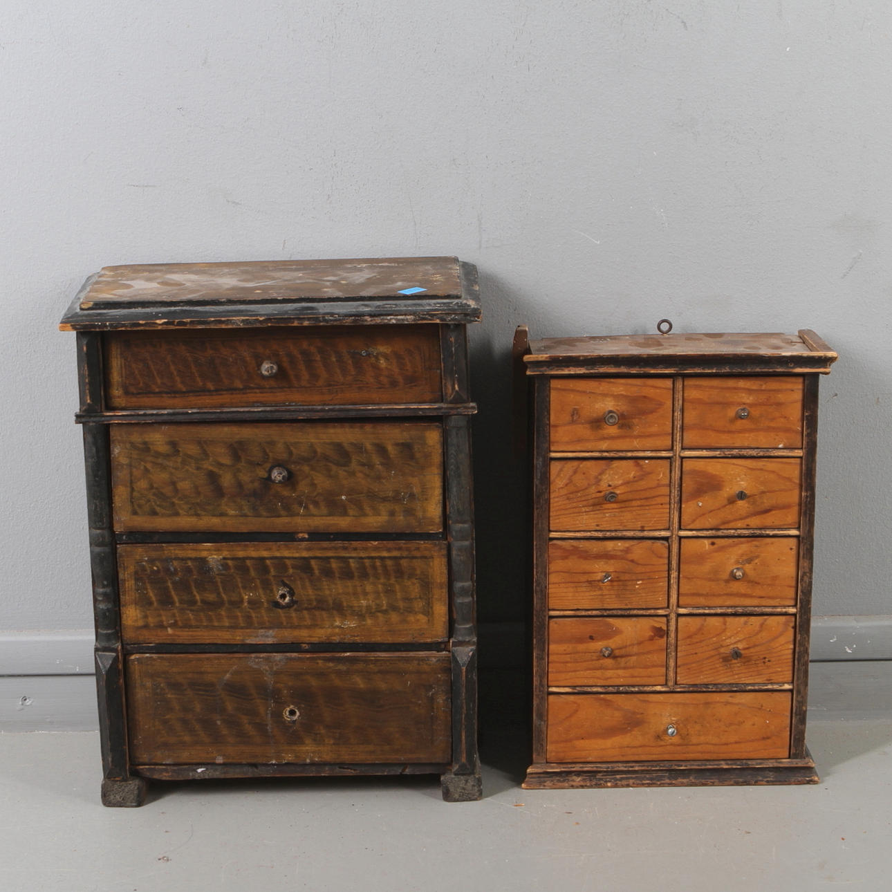 MINIATYRBYRÅ, HÄNGSKÅP, 18/1900-tal.