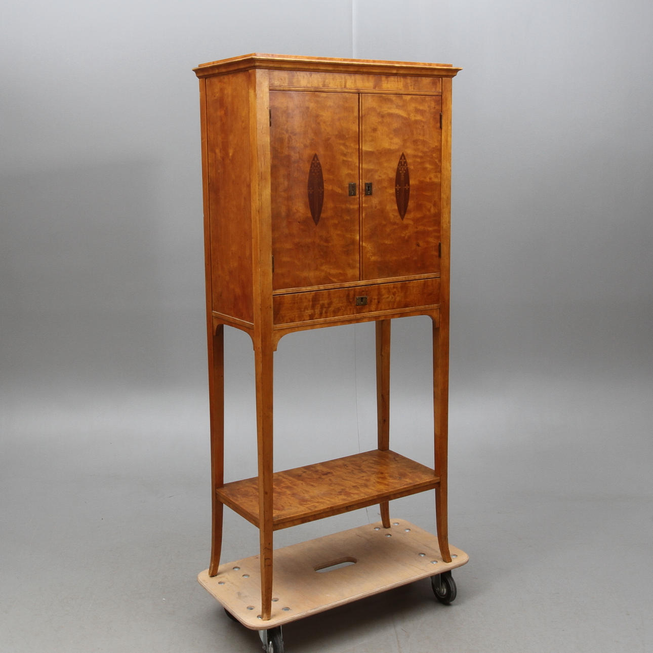 SKÅP, jugend, 1900-tal.